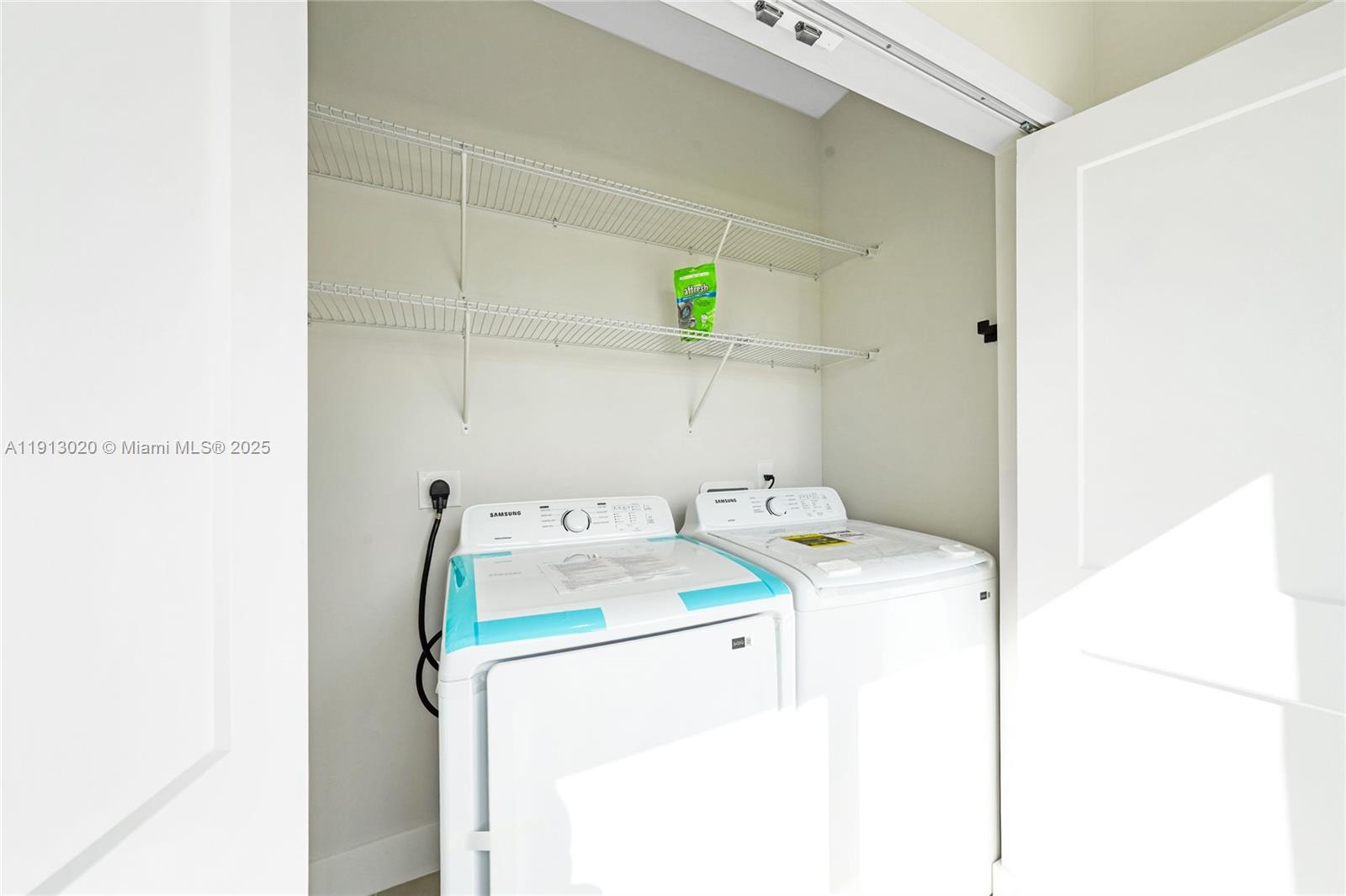 INGLESIDE PARK - Residential Lease