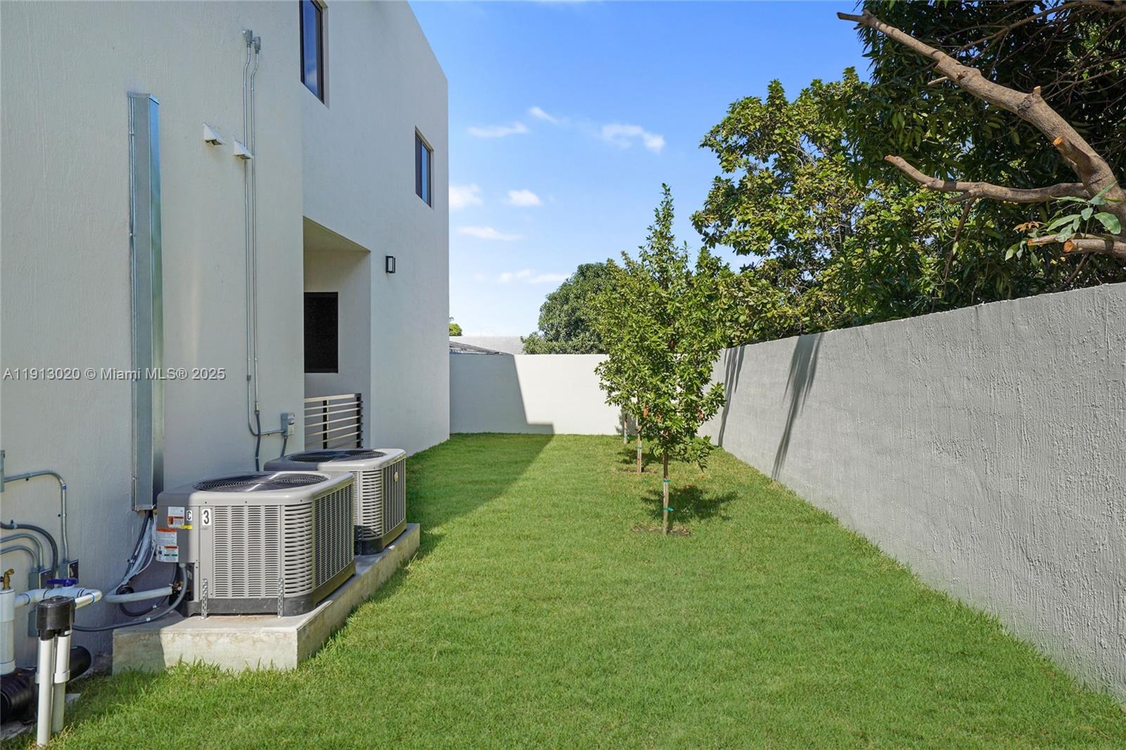 INGLESIDE PARK - Residential Lease