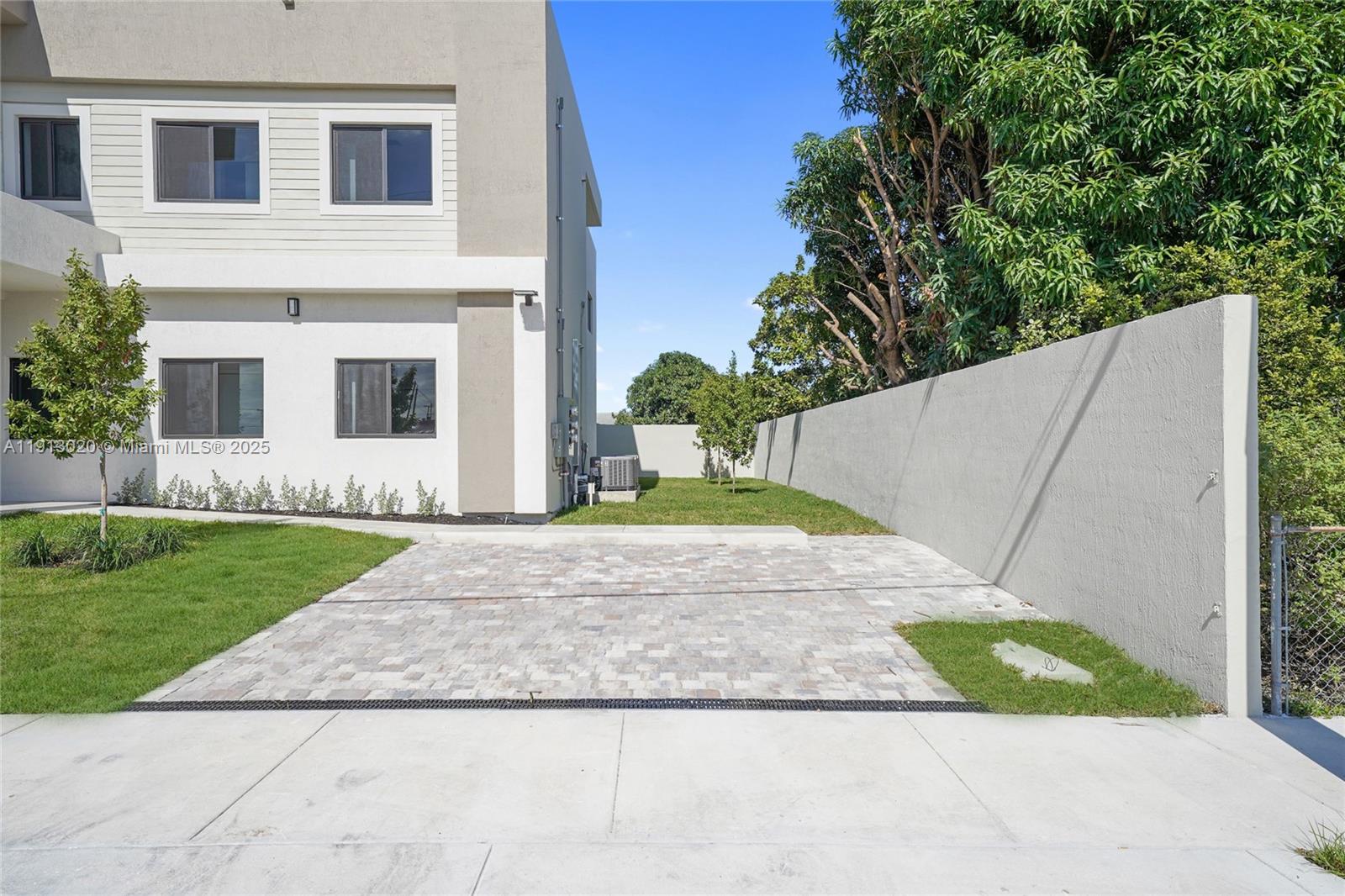 INGLESIDE PARK - Residential Lease