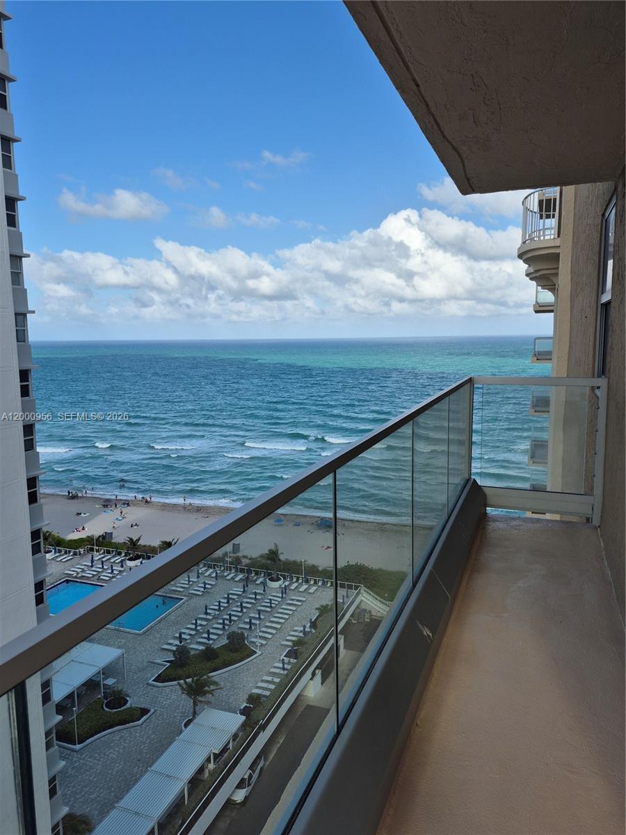 MALAGA TOWERS CONDO - Residential