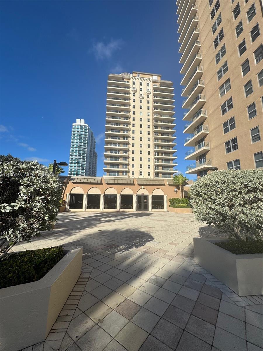 MALAGA TOWERS CONDO - Residential