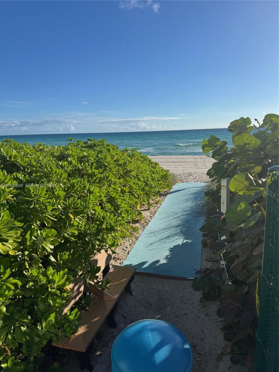 MALAGA TOWERS CONDO - Residential