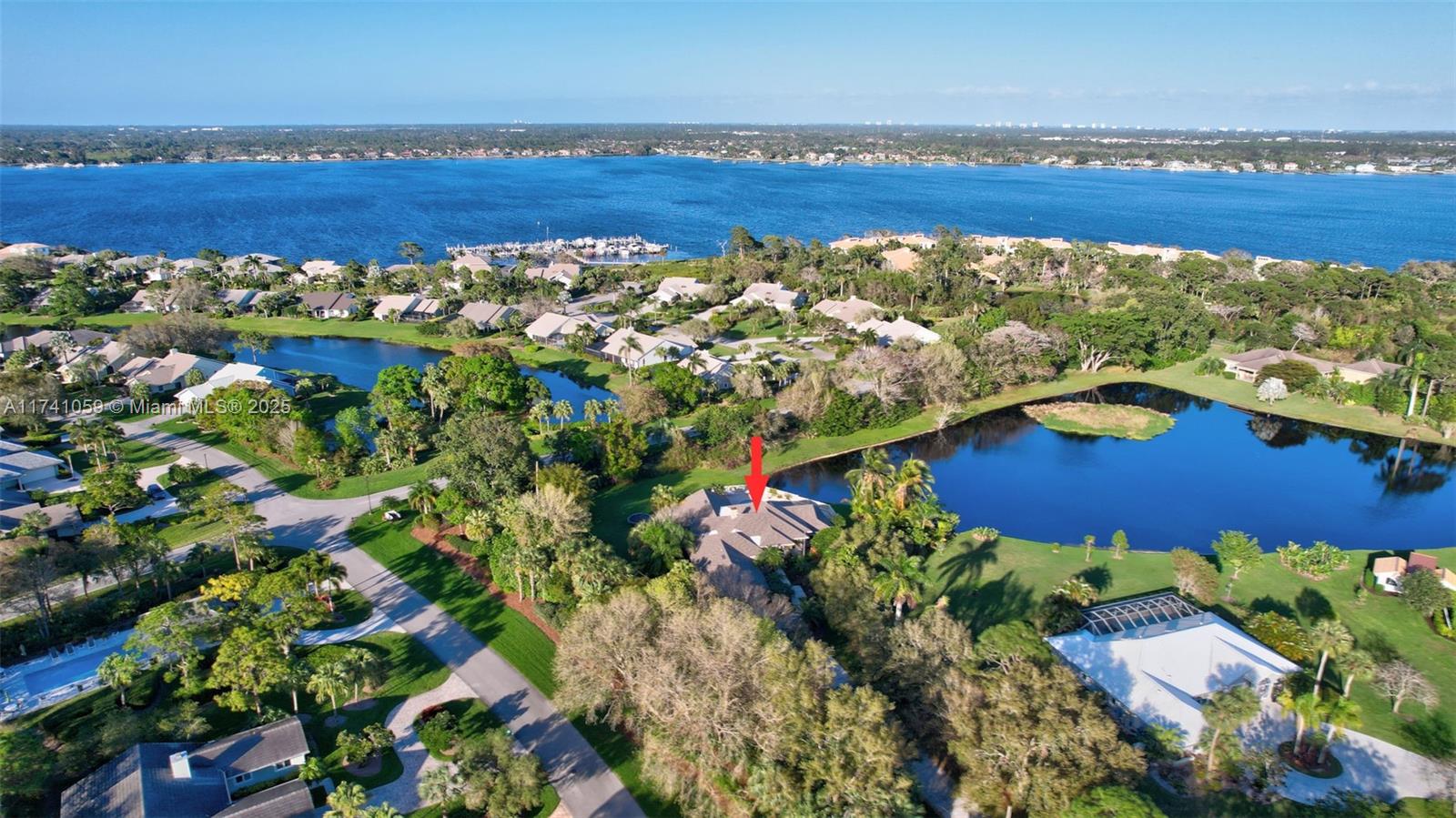 LAKERIDGE - Residential