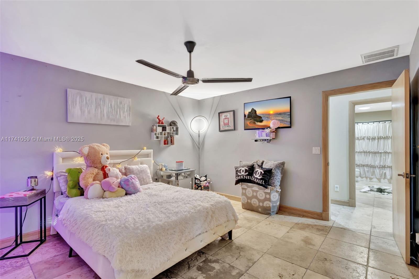 LAKERIDGE - Residential