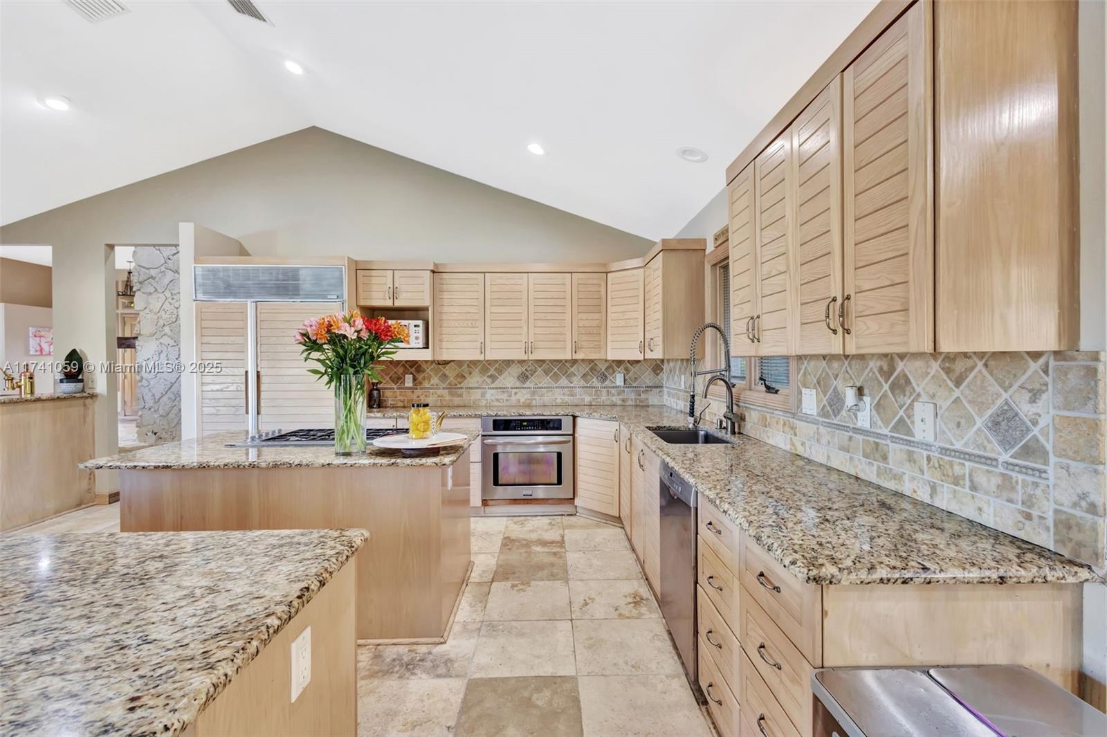 LAKERIDGE - Residential