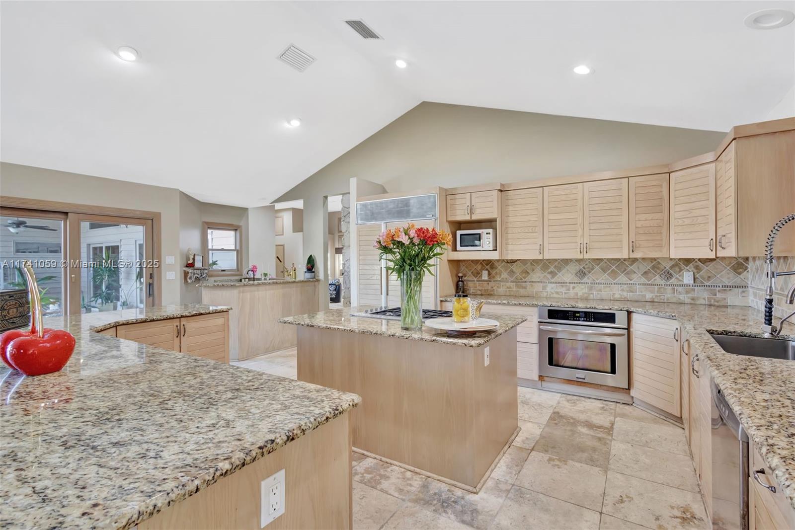 LAKERIDGE - Residential
