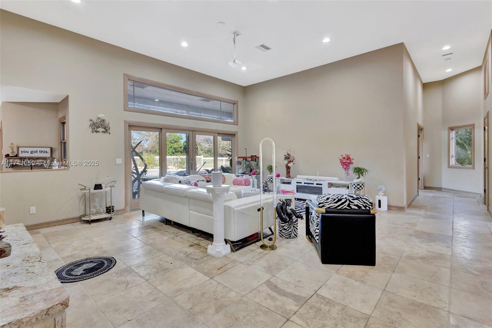 LAKERIDGE - Residential