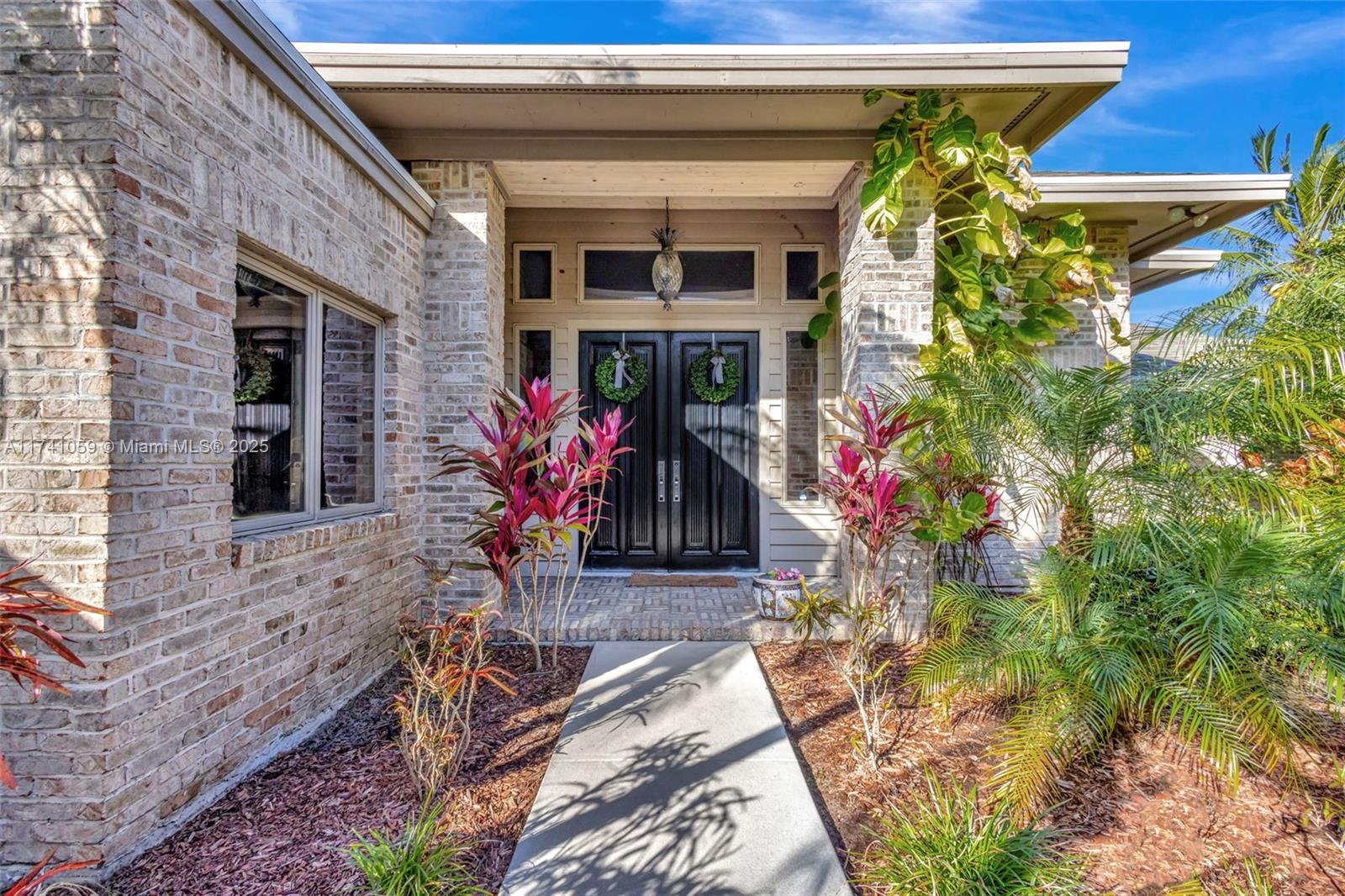LAKERIDGE - Residential