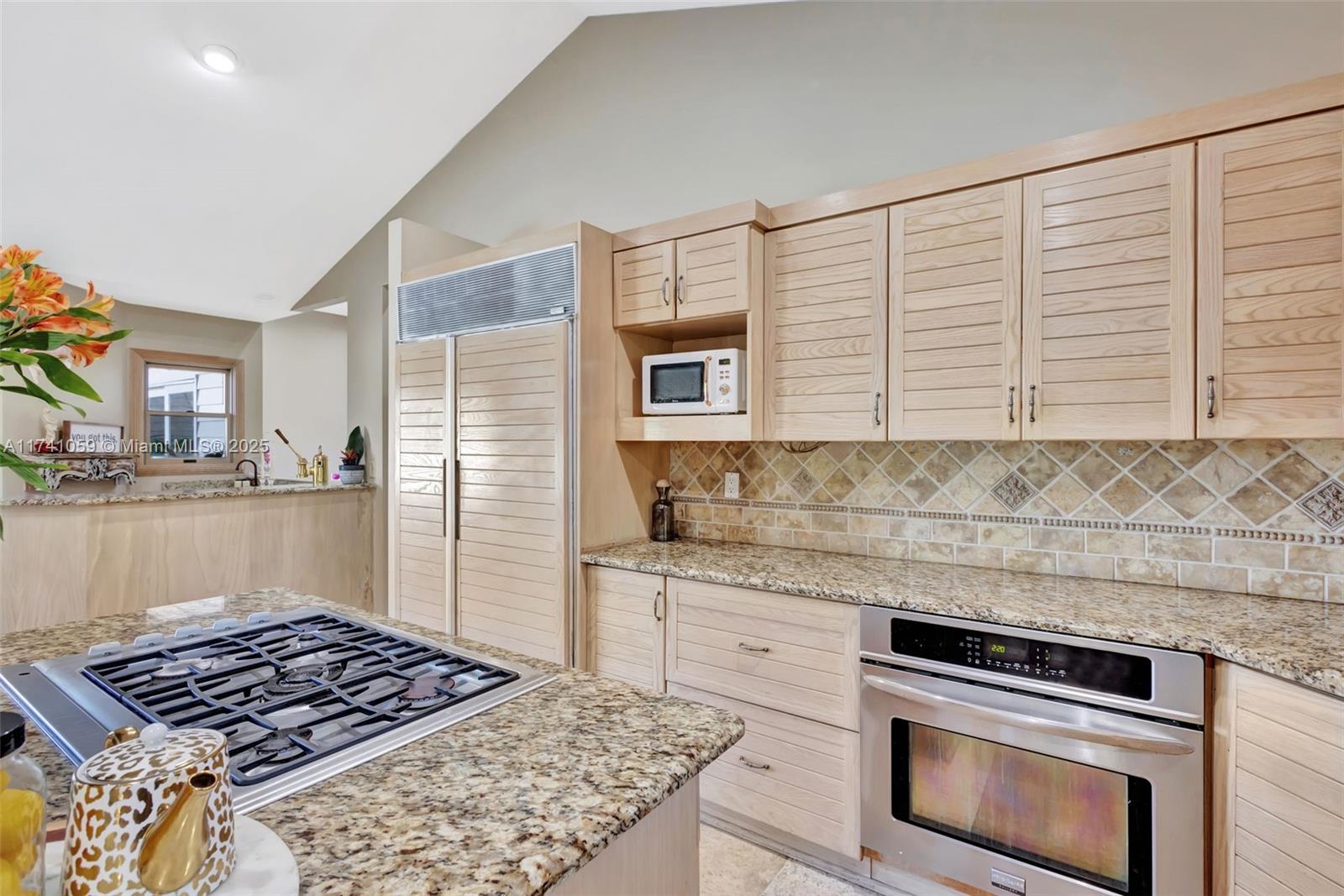 LAKERIDGE - Residential