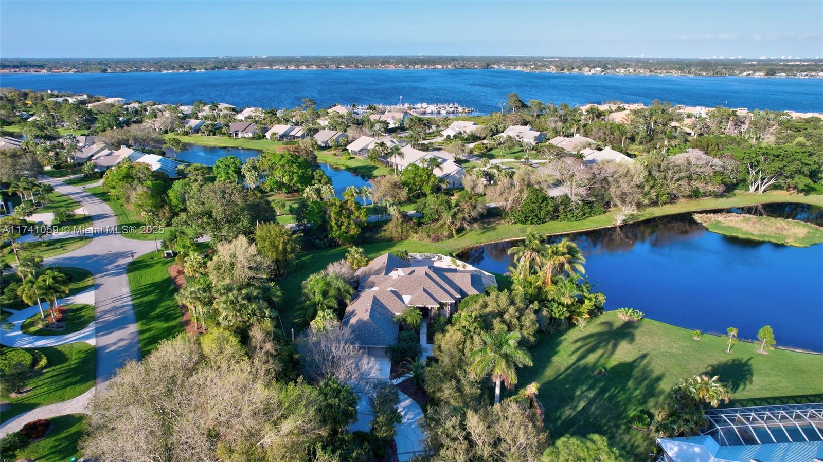 LAKERIDGE - Residential
