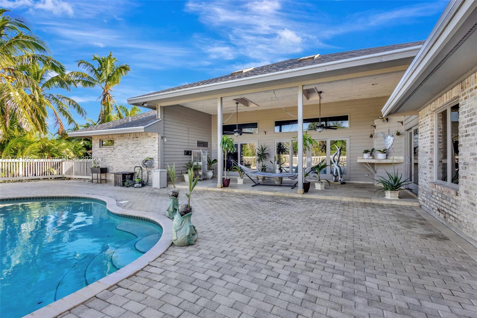 LAKERIDGE - Residential