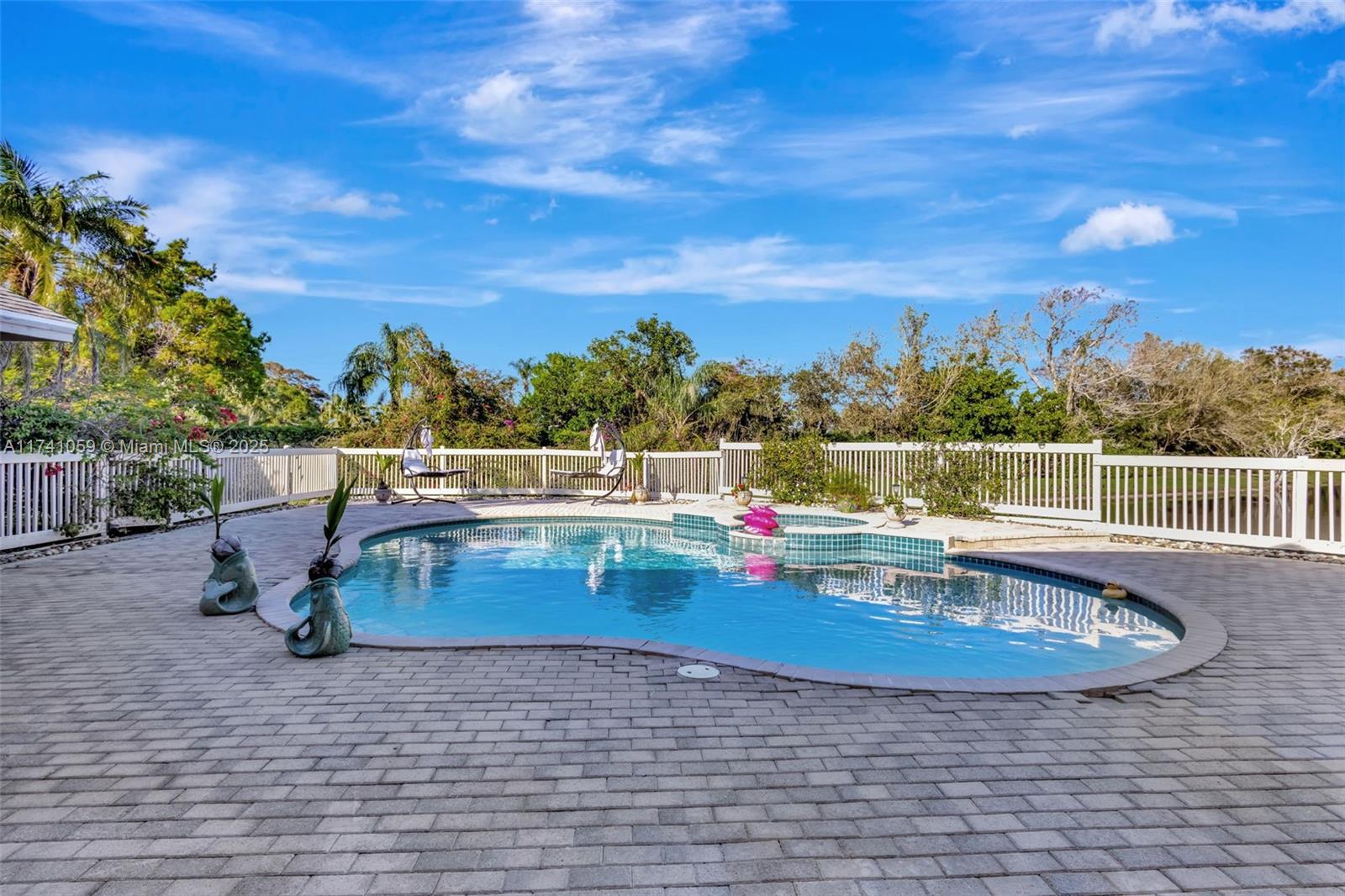 LAKERIDGE - Residential