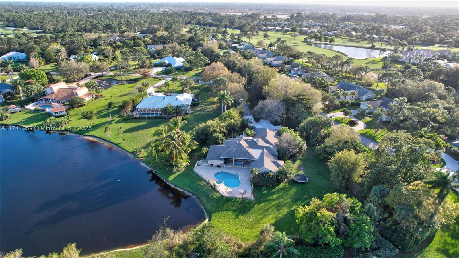 LAKERIDGE - Residential