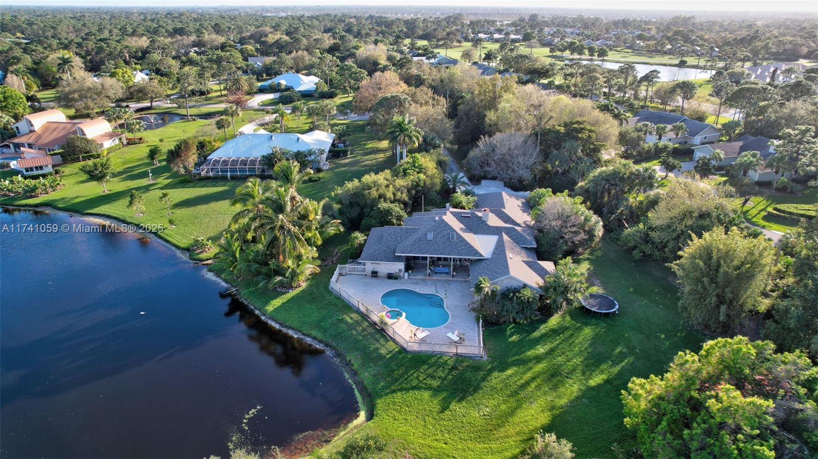 LAKERIDGE - Residential