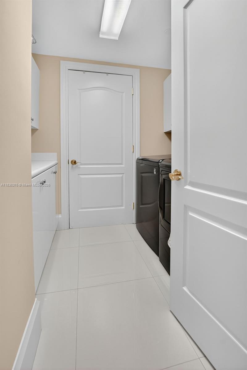 200 EAST PALMETTO PARK CO - Residential