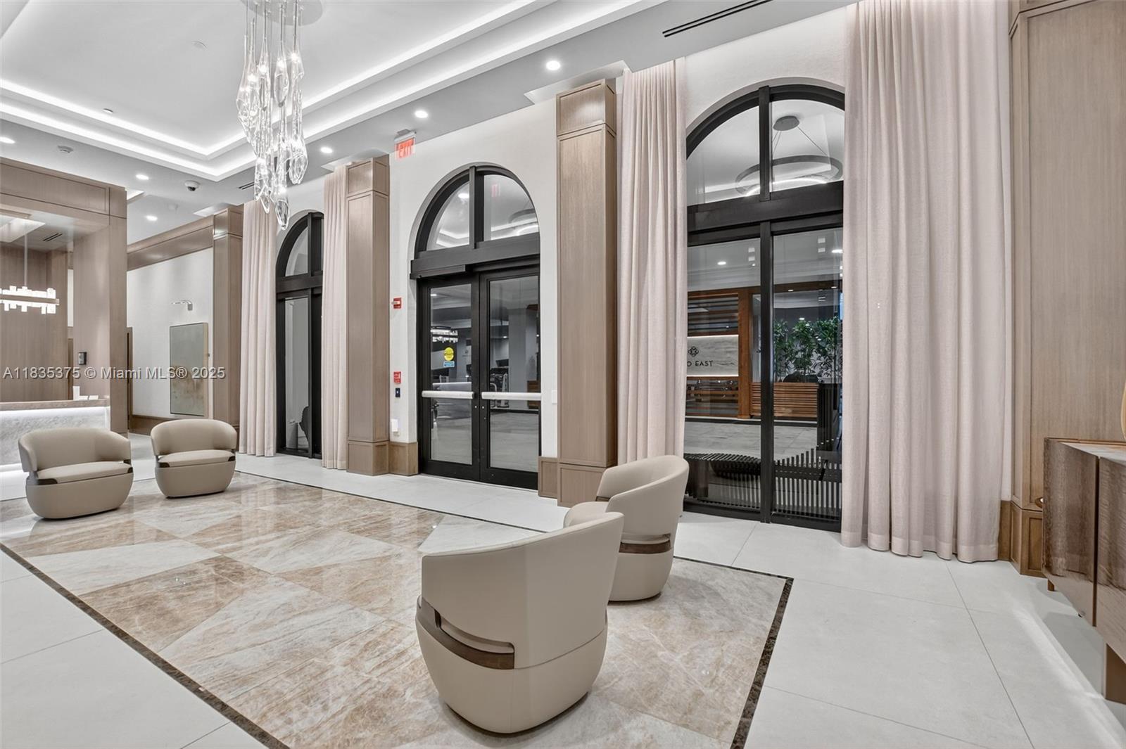 200 EAST PALMETTO PARK CO - Residential