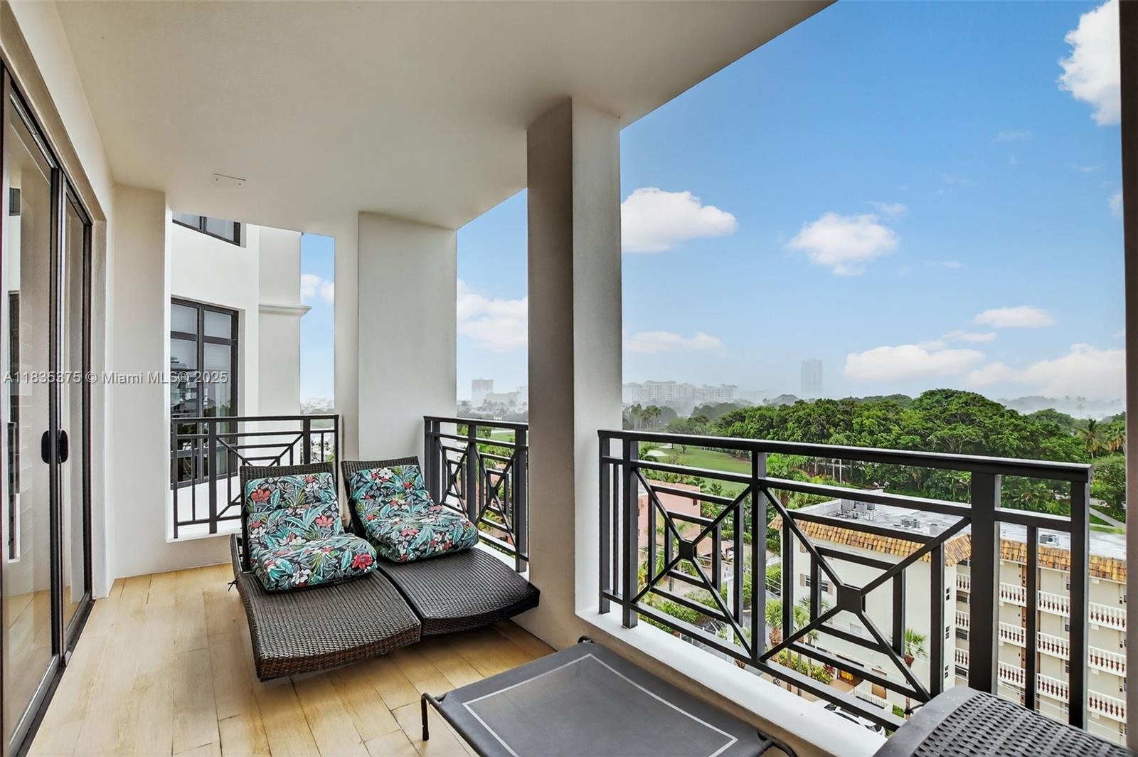 200 EAST PALMETTO PARK CO - Residential