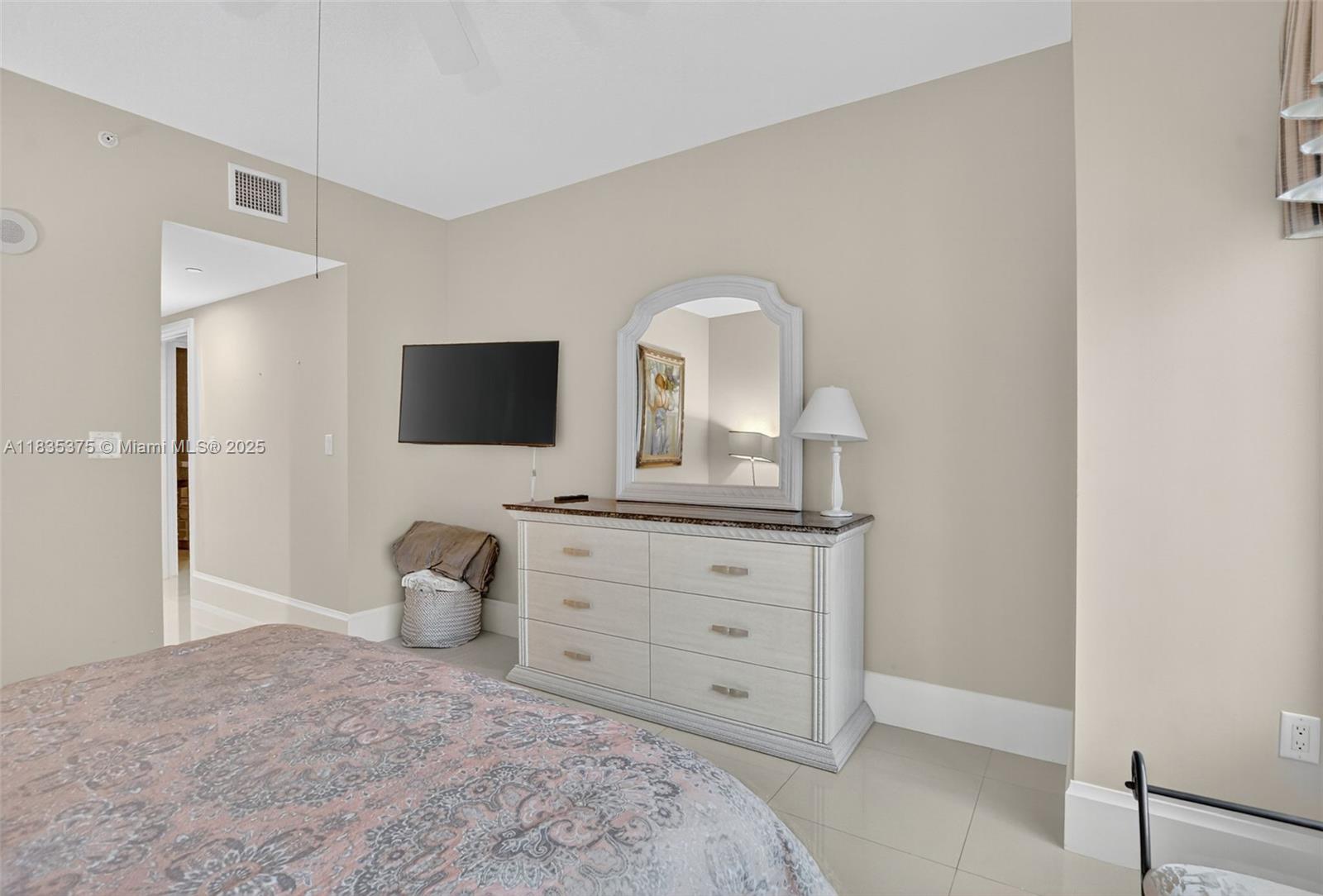 200 EAST PALMETTO PARK CO - Residential