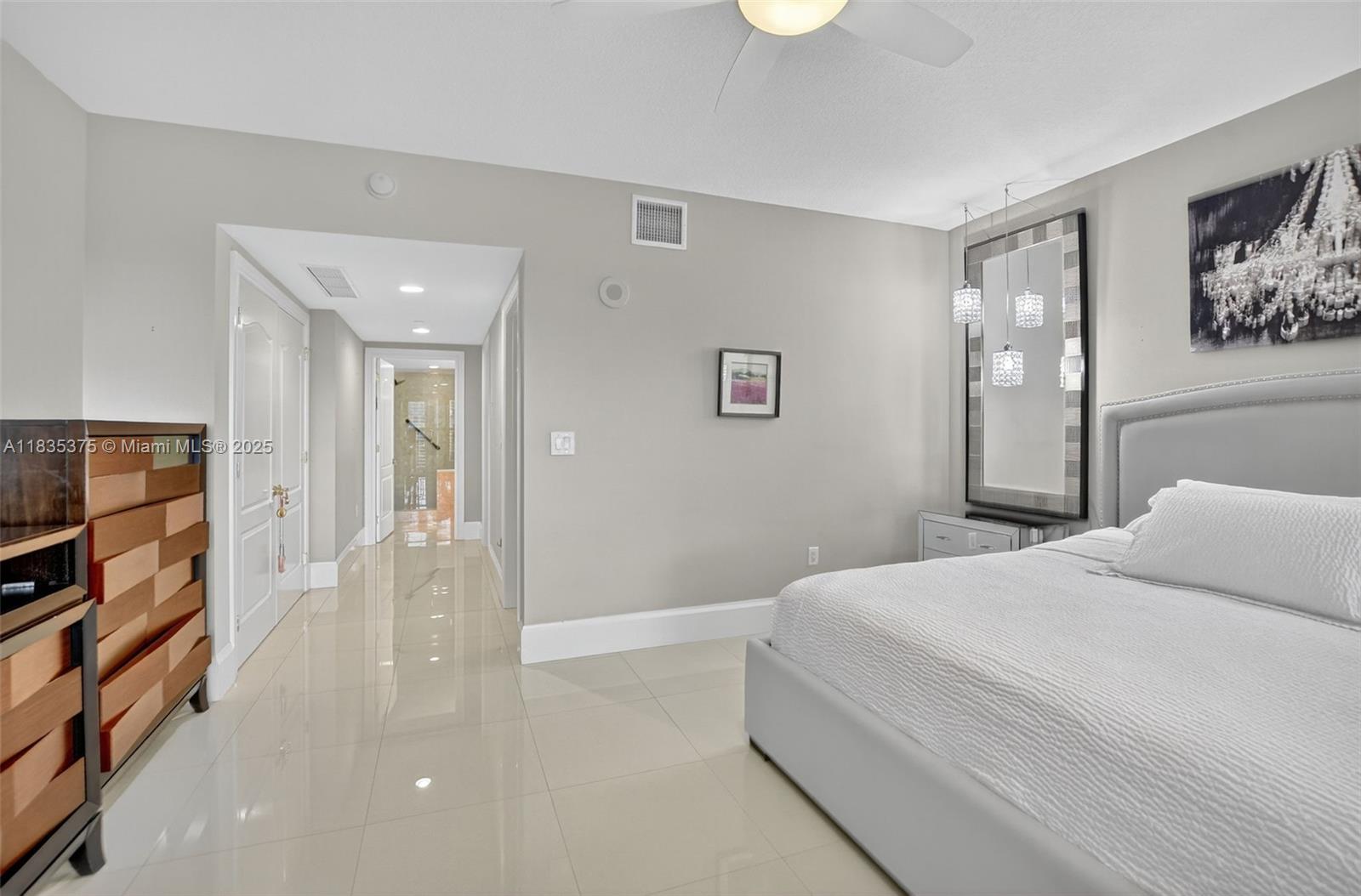 200 EAST PALMETTO PARK CO - Residential