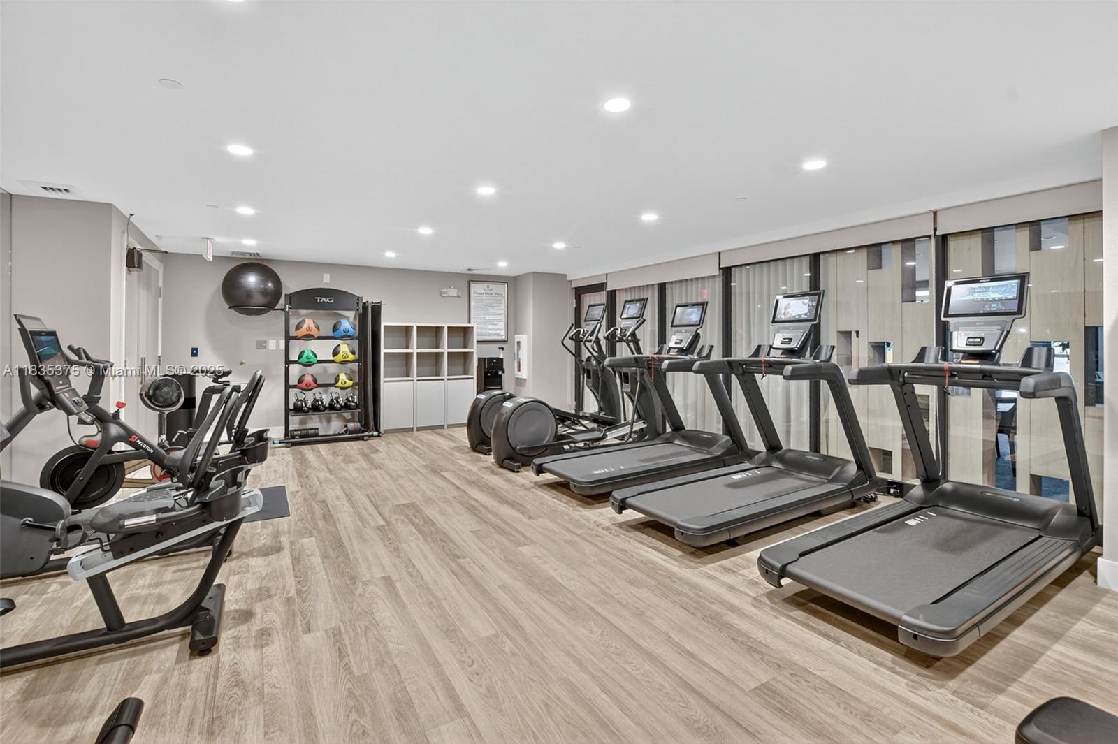 200 EAST PALMETTO PARK CO - Residential
