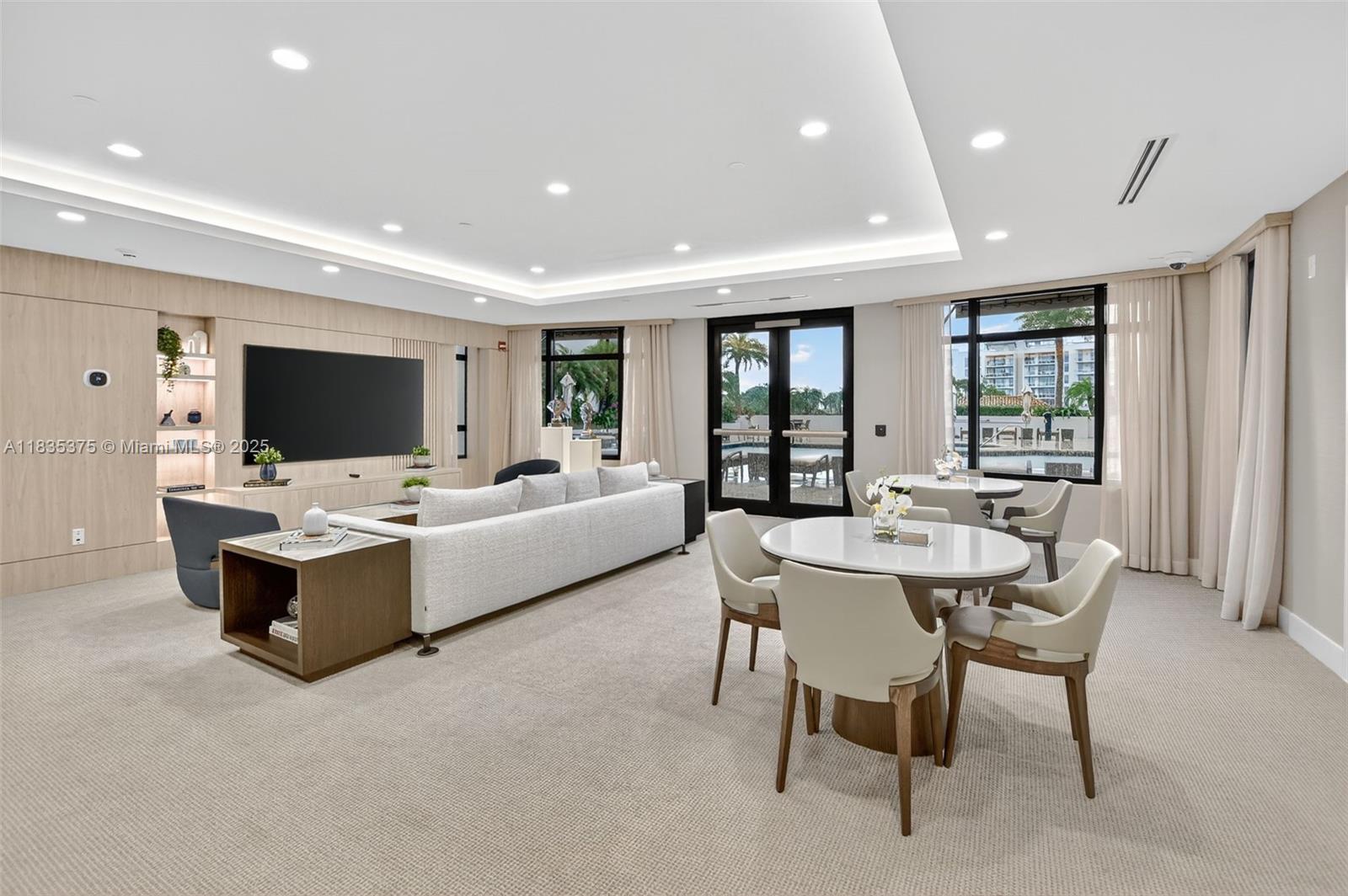 200 EAST PALMETTO PARK CO - Residential