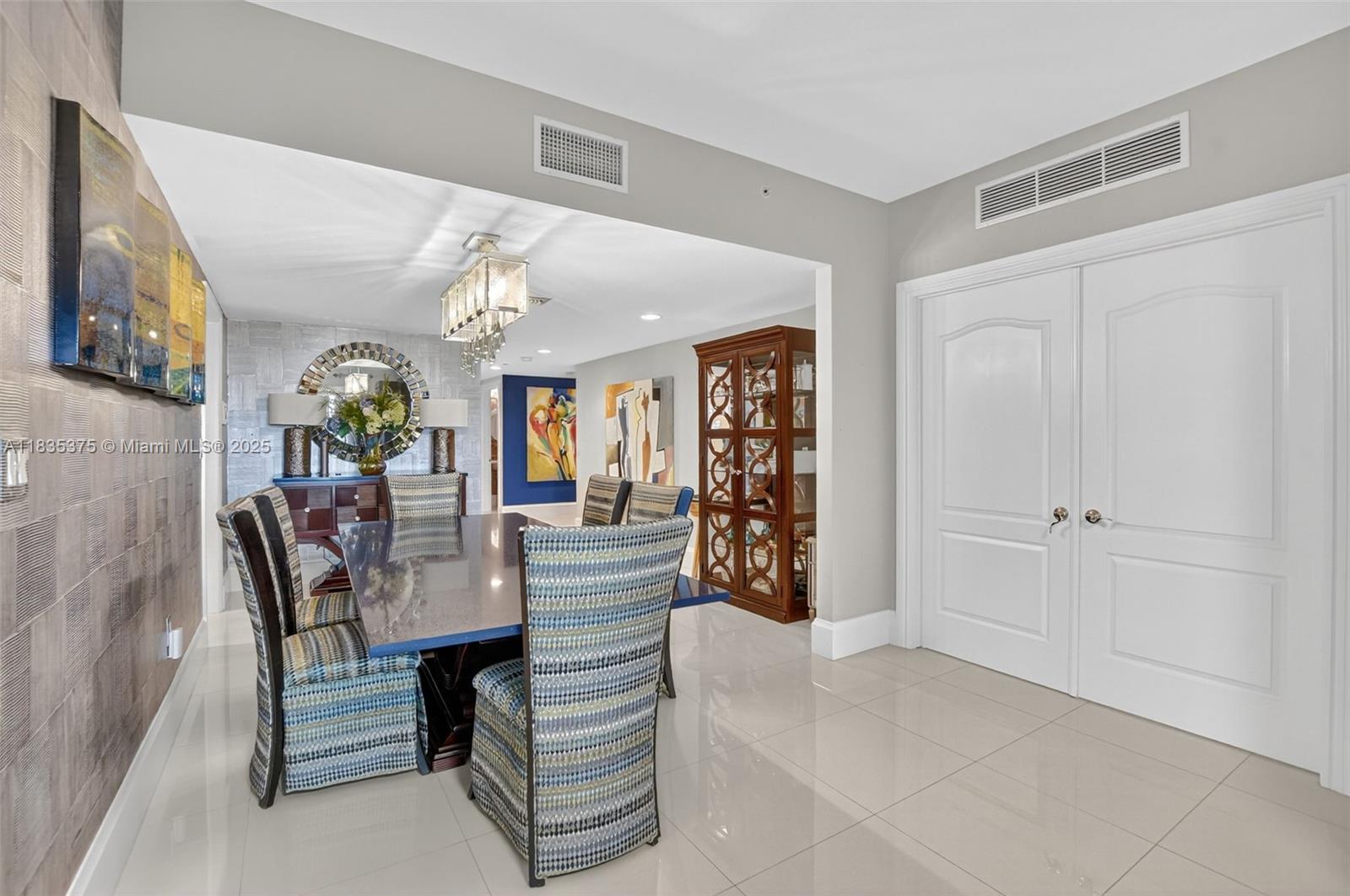 200 EAST PALMETTO PARK CO - Residential