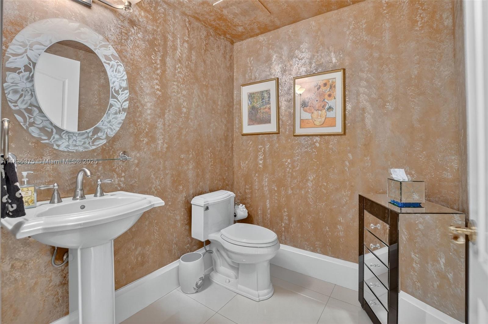 200 EAST PALMETTO PARK CO - Residential