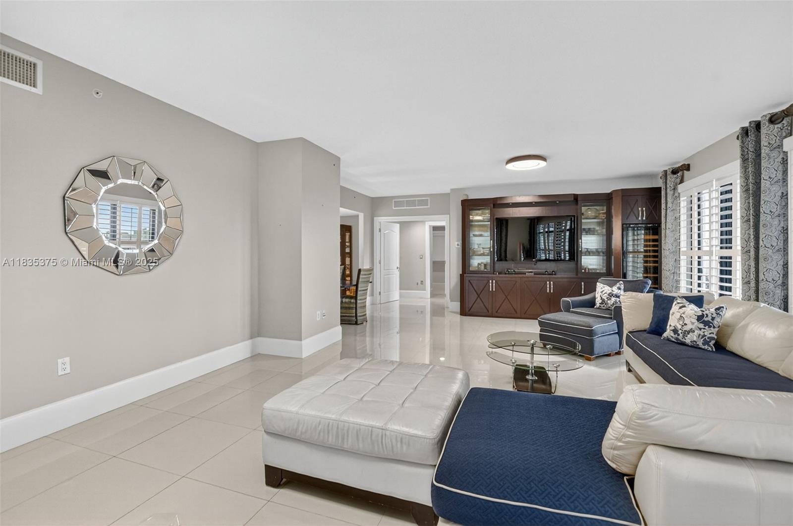 200 EAST PALMETTO PARK CO - Residential