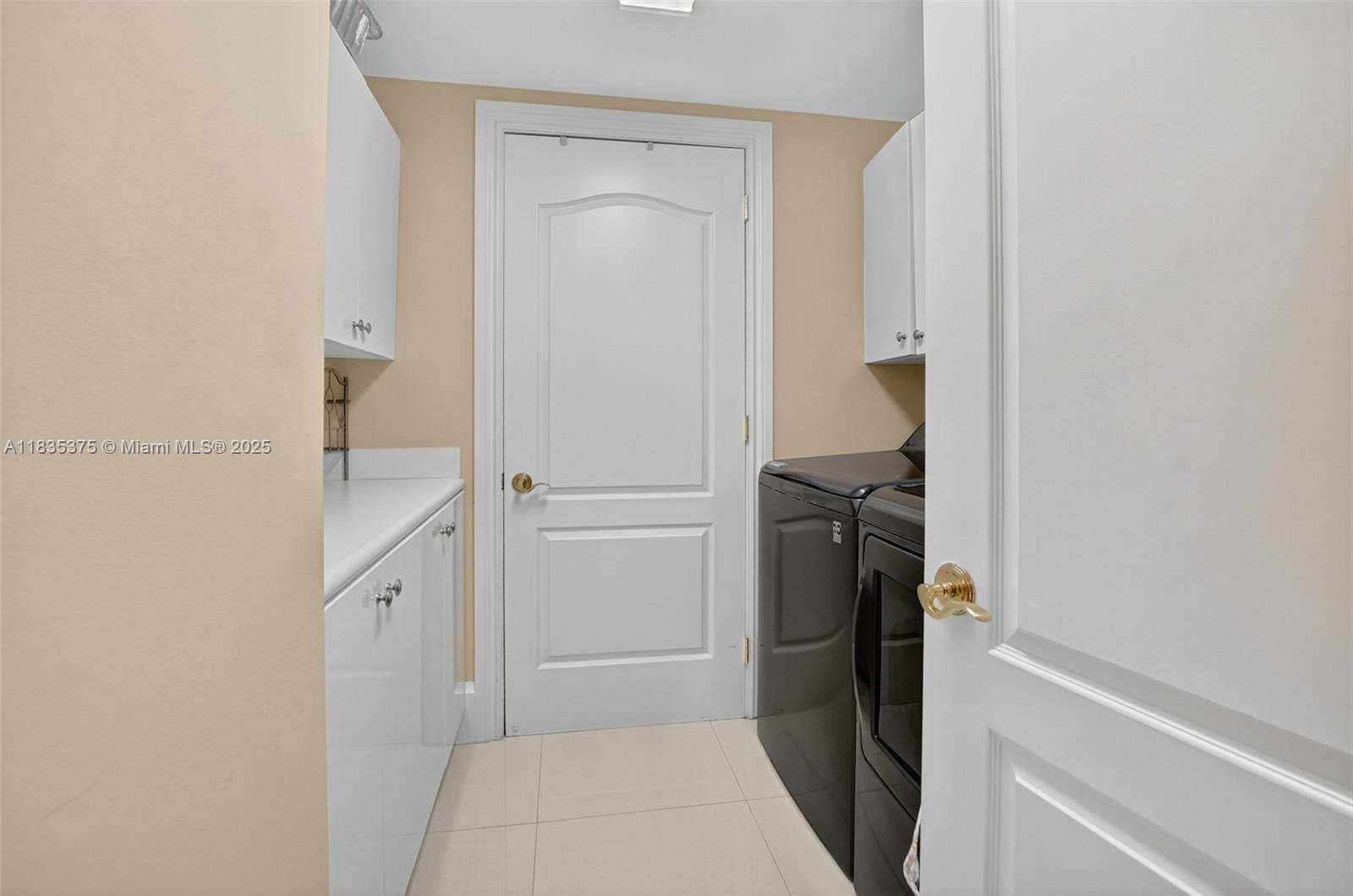 200 EAST PALMETTO PARK CO - Residential