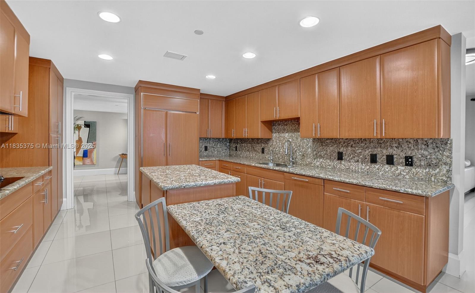 200 EAST PALMETTO PARK CO - Residential