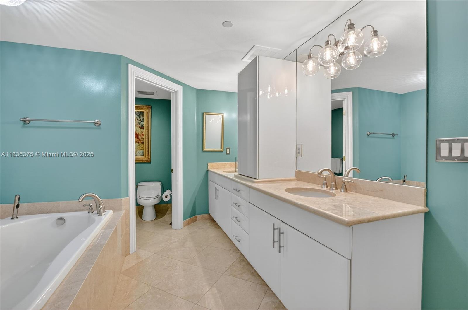 200 EAST PALMETTO PARK CO - Residential
