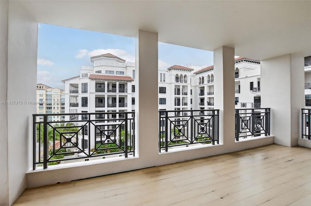 Photo of 200 E Palmetto Park Rd #714, Boca Raton, FL 33432 (MLS # A11835375)