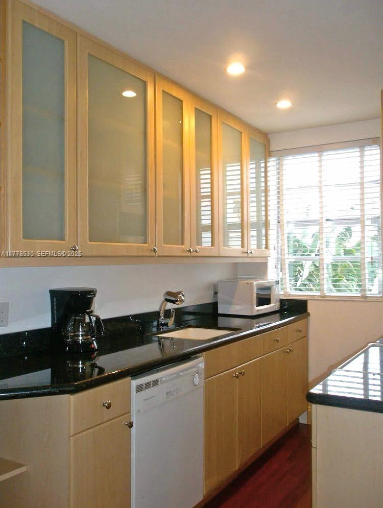 SOUTH BEACH HUDSON CONDO - Residential