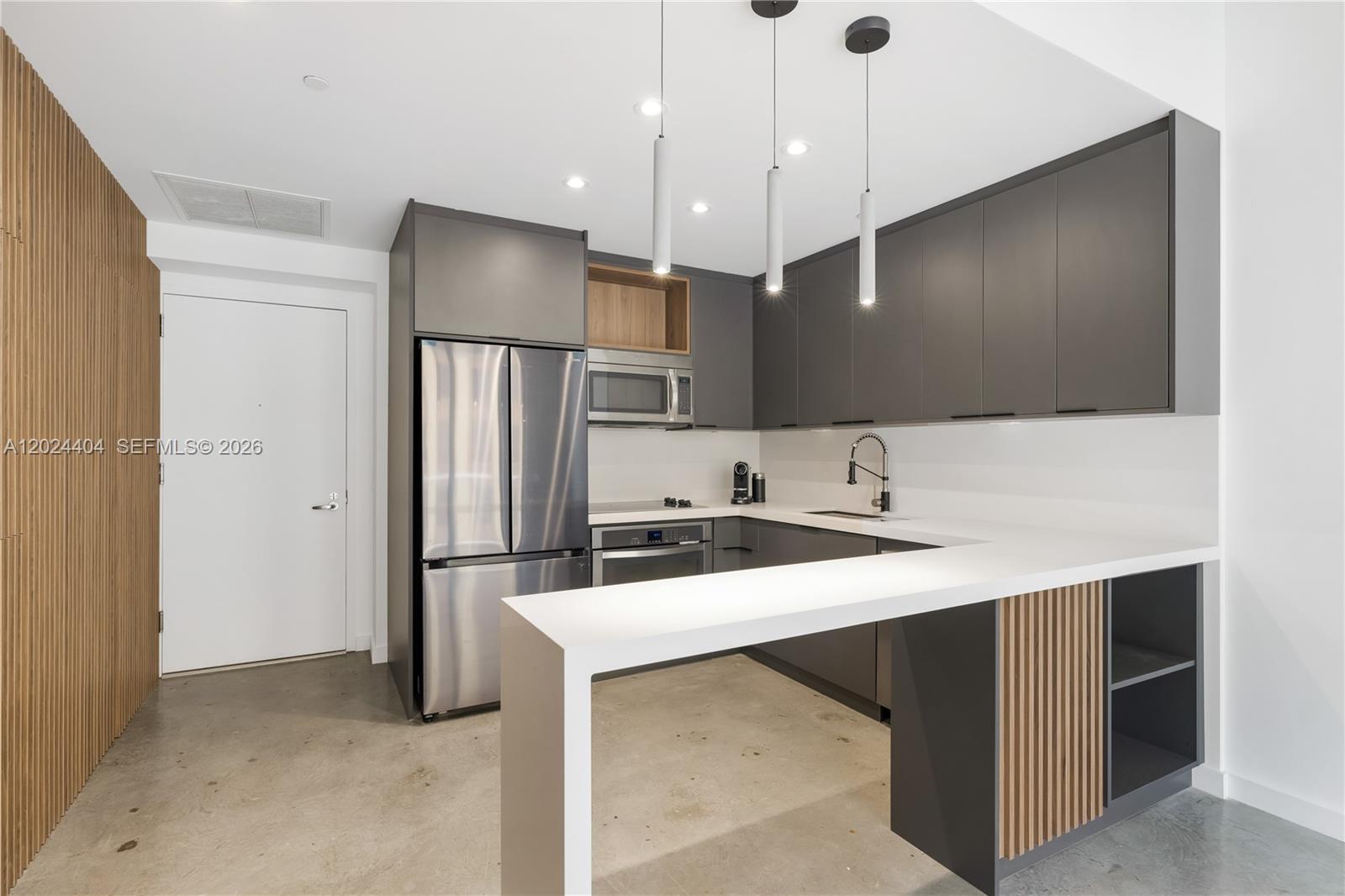 CENTRO CONDO - Residential