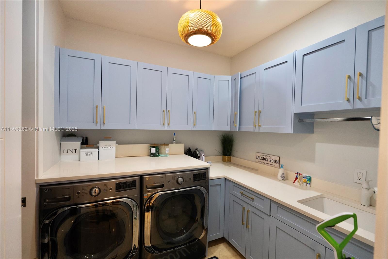 WINDMILL RANCHES - Residential