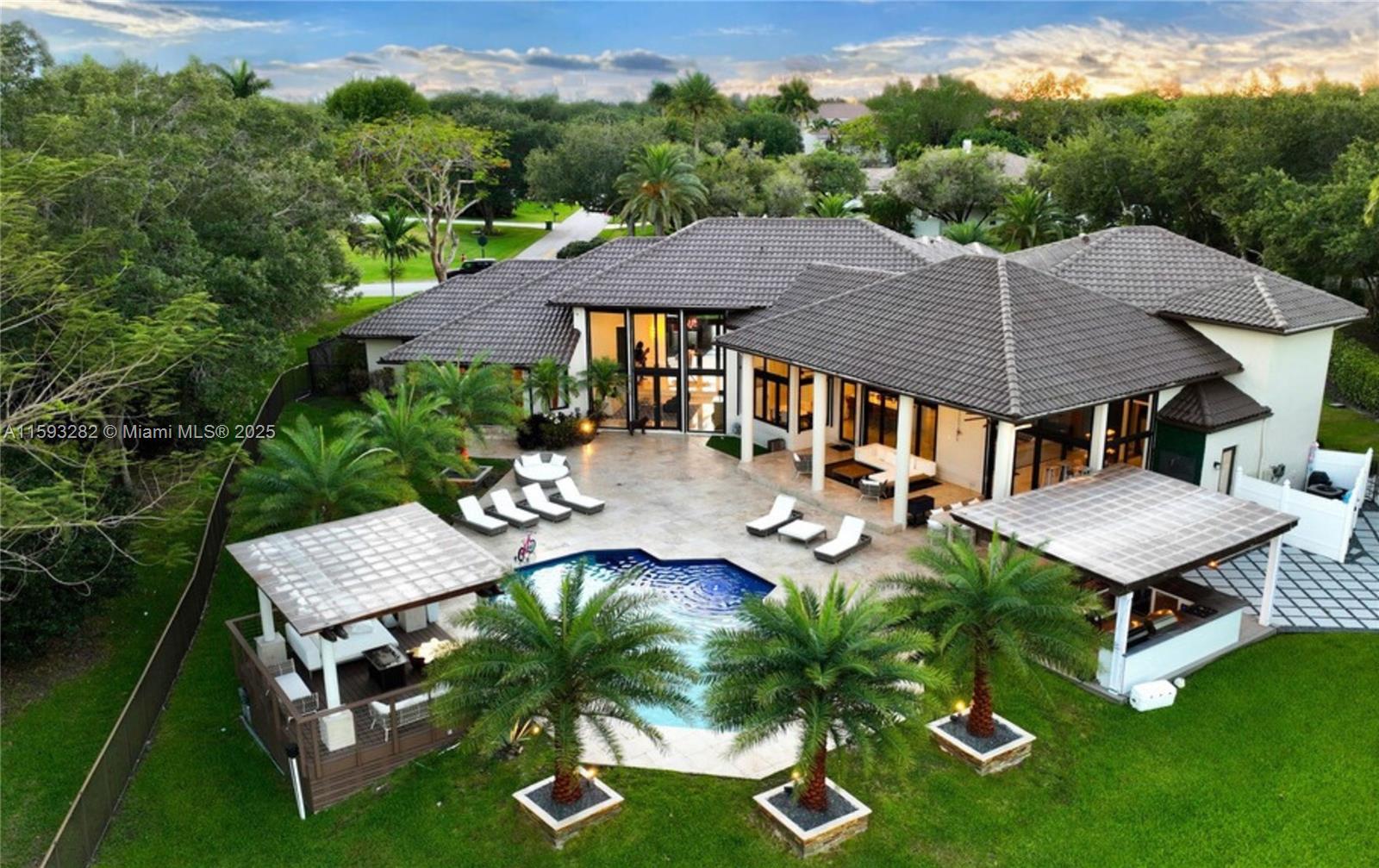 WINDMILL RANCHES - Residential