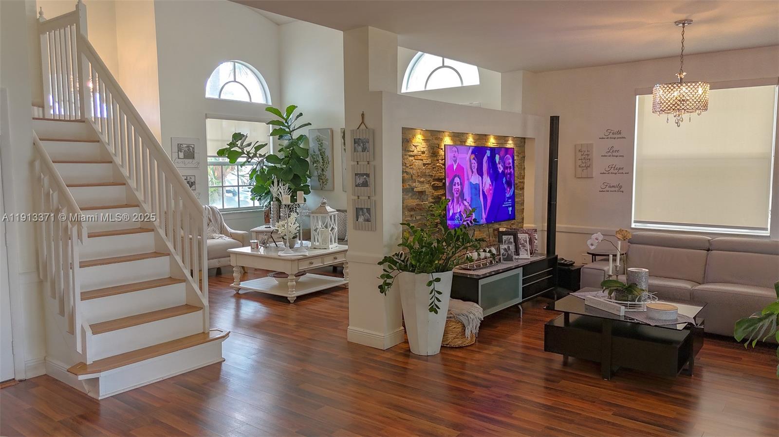 TOWNGATE - Residential Lease