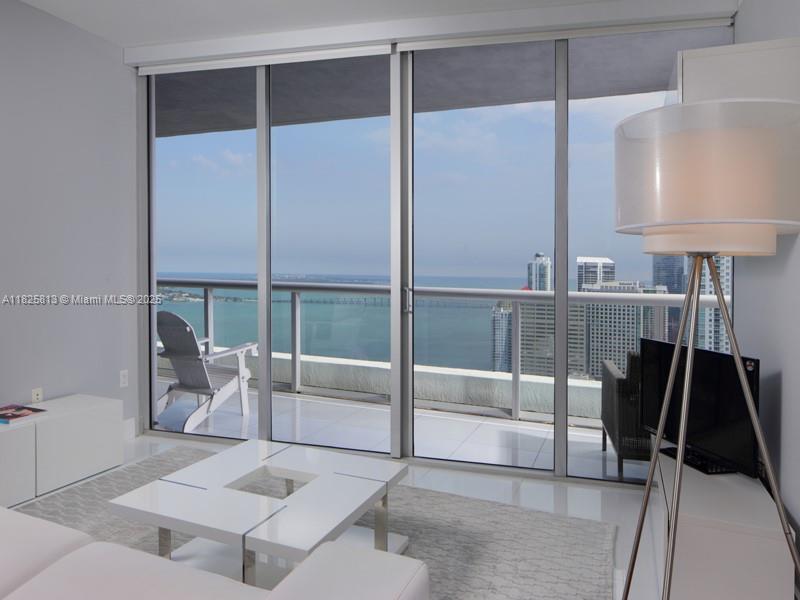 495 Brickell Ave 4205, Miami, FL, 33131/$995,000 4 495 Brickell Ave 4205