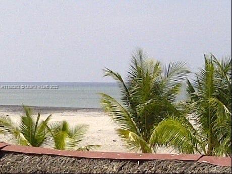 Hotel Resort located in Panama
Total de hectáreas : 13.00 (10,000 metros cuadrados en 1 Hectárea)
Conversión a SqFt : 1Hec = 107,639 Sqft
Total SqFt: 1,399,307
Precio por hectárea: $1,307,692.00 ( $130.76 X metro cuadrado)
Precio por pie cuadrado: $12.15