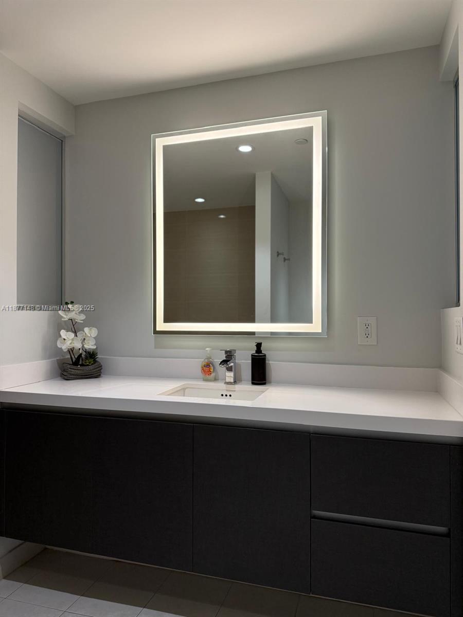 PARAMOUNT MIAMI WORLDCENTE - Residential