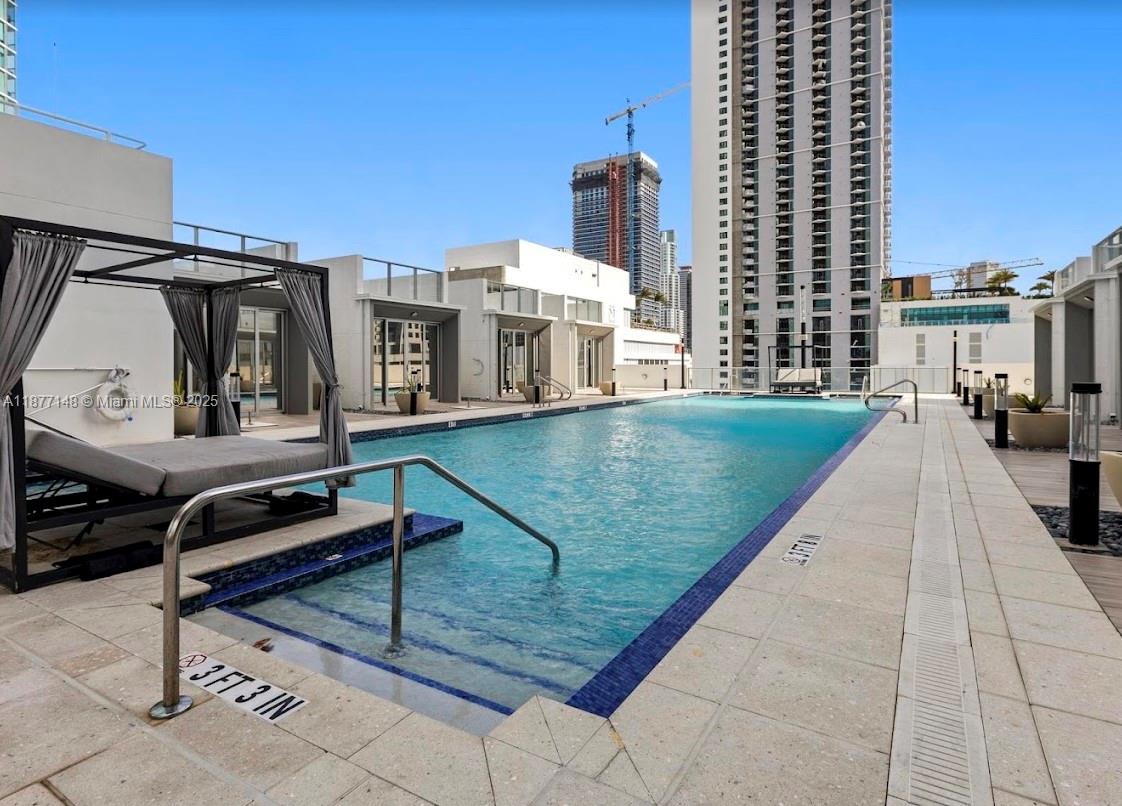 PARAMOUNT MIAMI WORLDCENTE - Residential