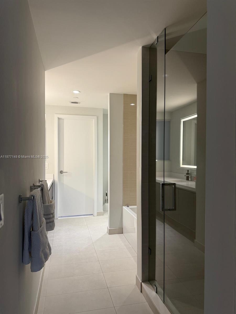 PARAMOUNT MIAMI WORLDCENTE - Residential