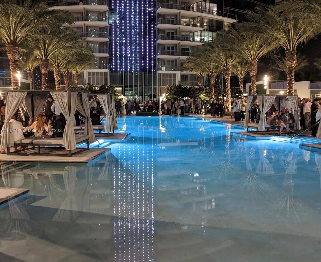 PARAMOUNT MIAMI WORLDCENTE - Residential