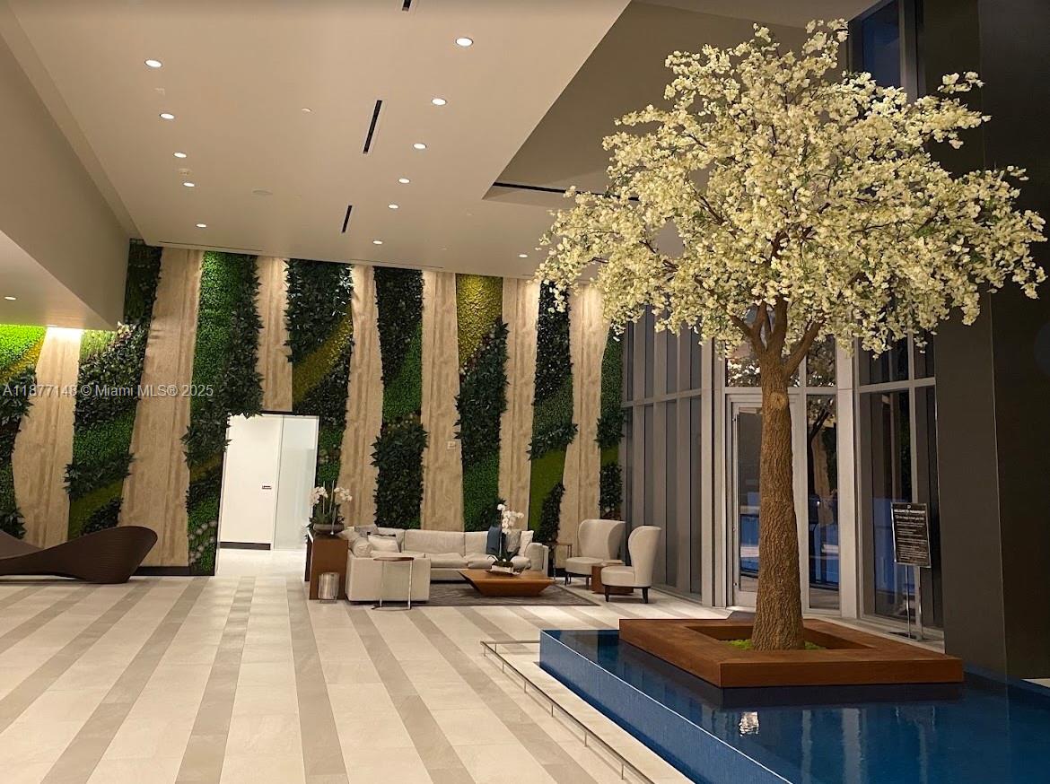 PARAMOUNT MIAMI WORLDCENTE - Residential