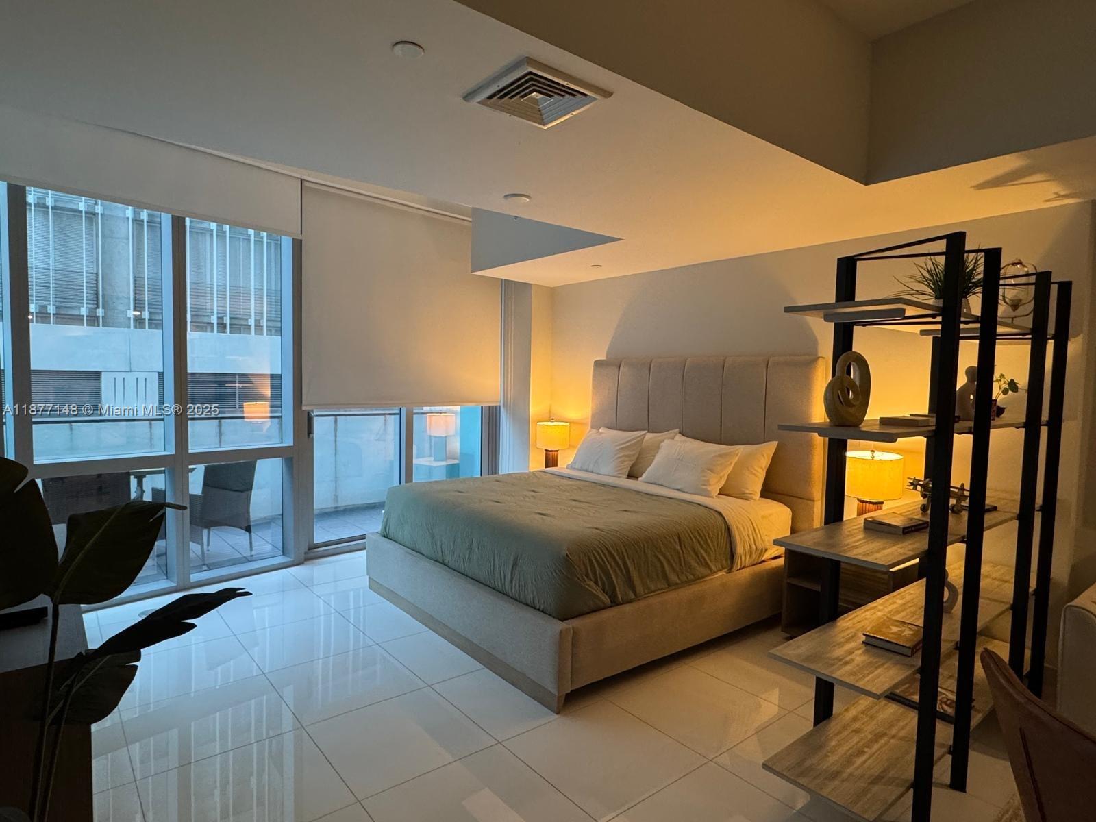 PARAMOUNT MIAMI WORLDCENTE - Residential