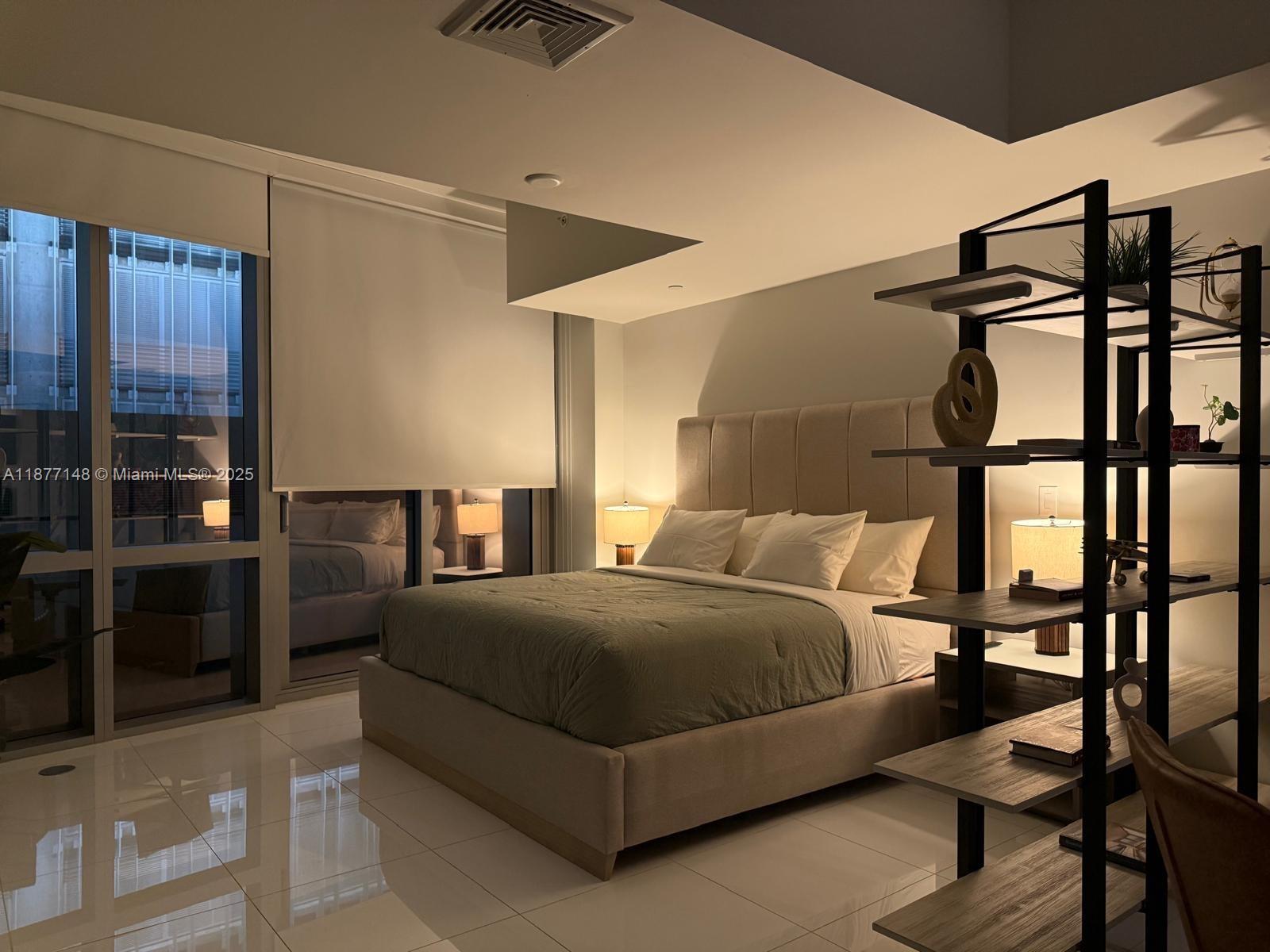 PARAMOUNT MIAMI WORLDCENTE - Residential