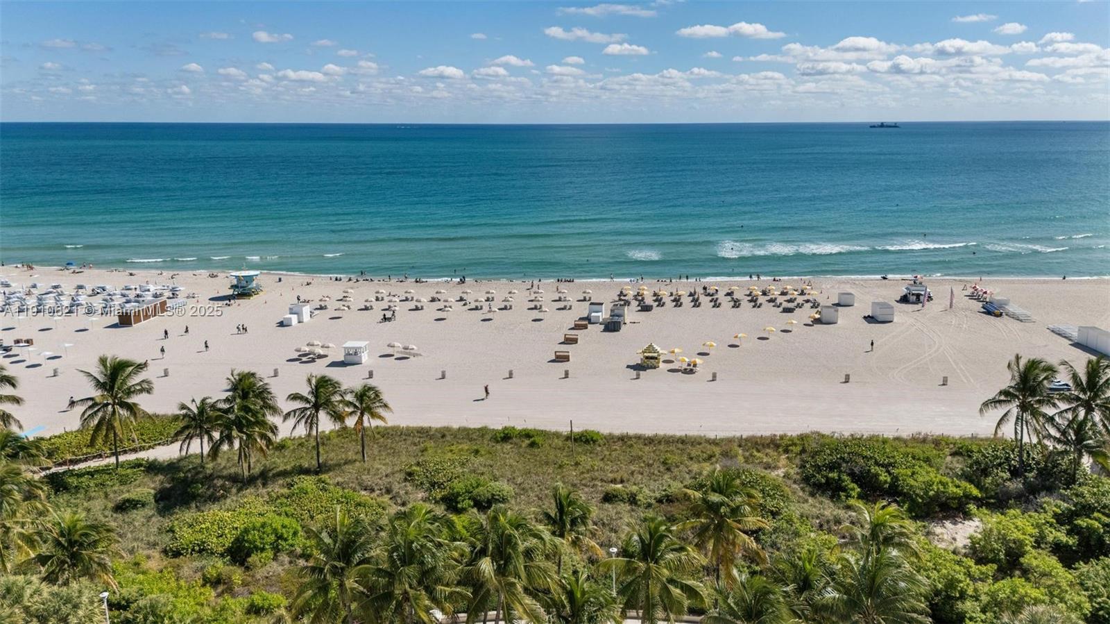 THE DECOPLAGE CONDO - Residential