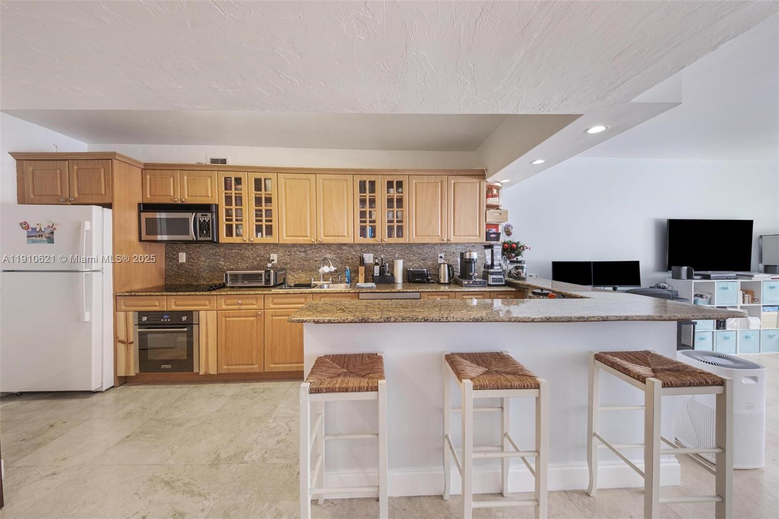 THE DECOPLAGE CONDO - Residential