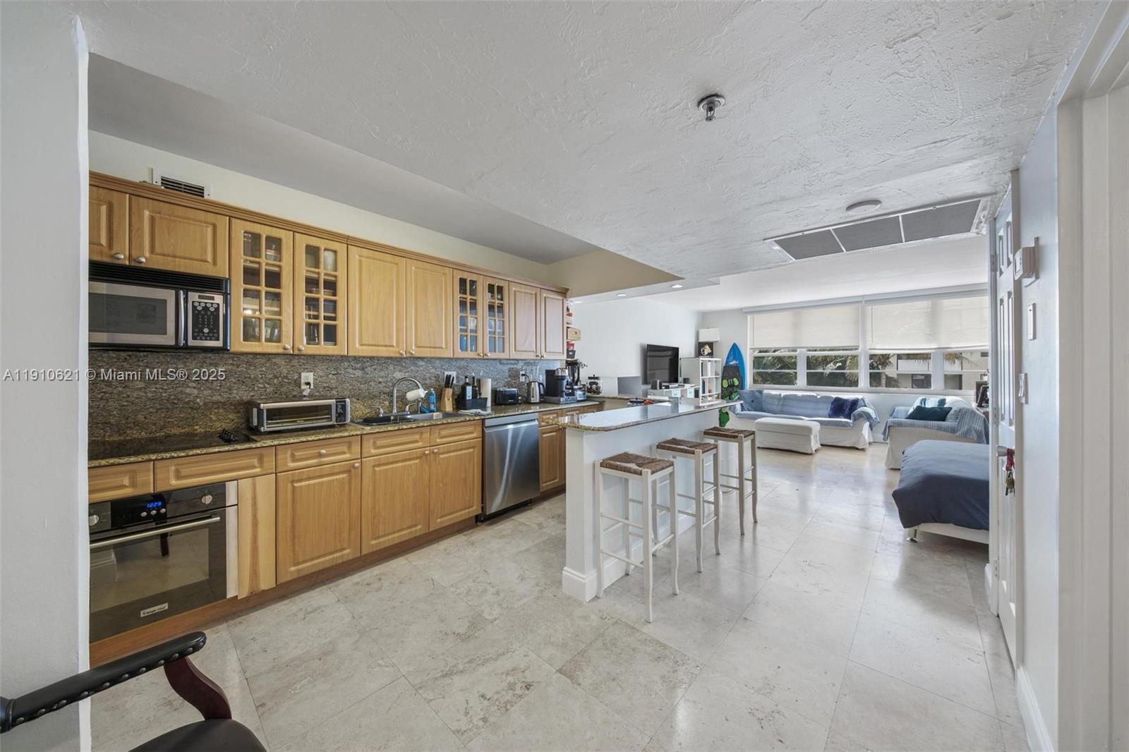 THE DECOPLAGE CONDO - Residential