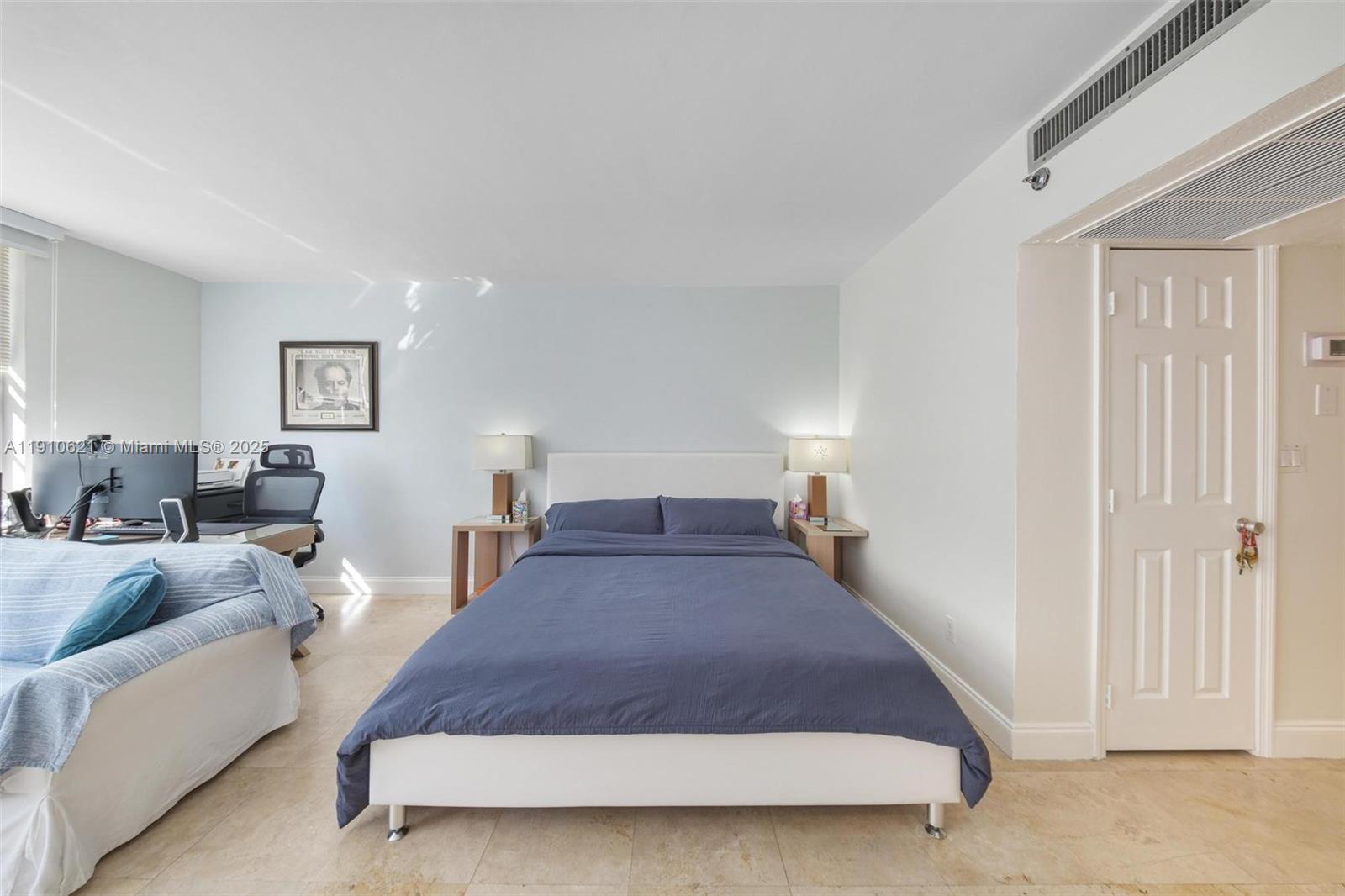 THE DECOPLAGE CONDO - Residential